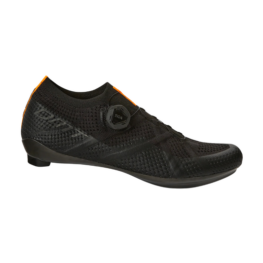 DMT KR1 men road cycling shoes in Black Black displaying seamless black 3D knit upper construction single BOA IP1 adjustment dial rigid black UD carbon outsole and micro air ventilation ports - Epic Sports Kenya