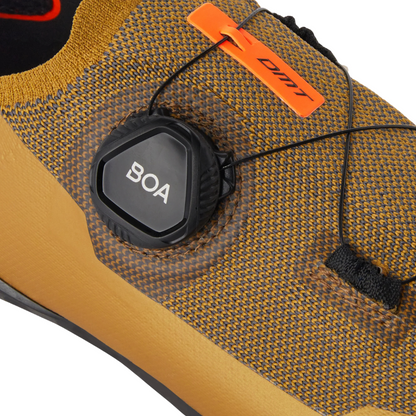 DMT KM30 Engineered 3D Knit Carbon MTB / Gravel Cycling Shoes – Camel / Black
