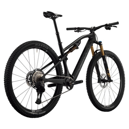 Pinarello XCT9 Shimano XT Di2 Mountain Bike – Black On Black – rear three quarter